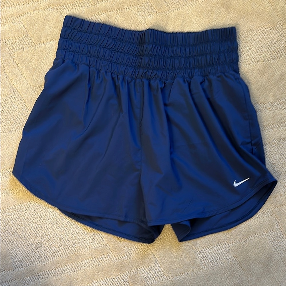 Nike One Dri-Fit Ultra High Waisted Short